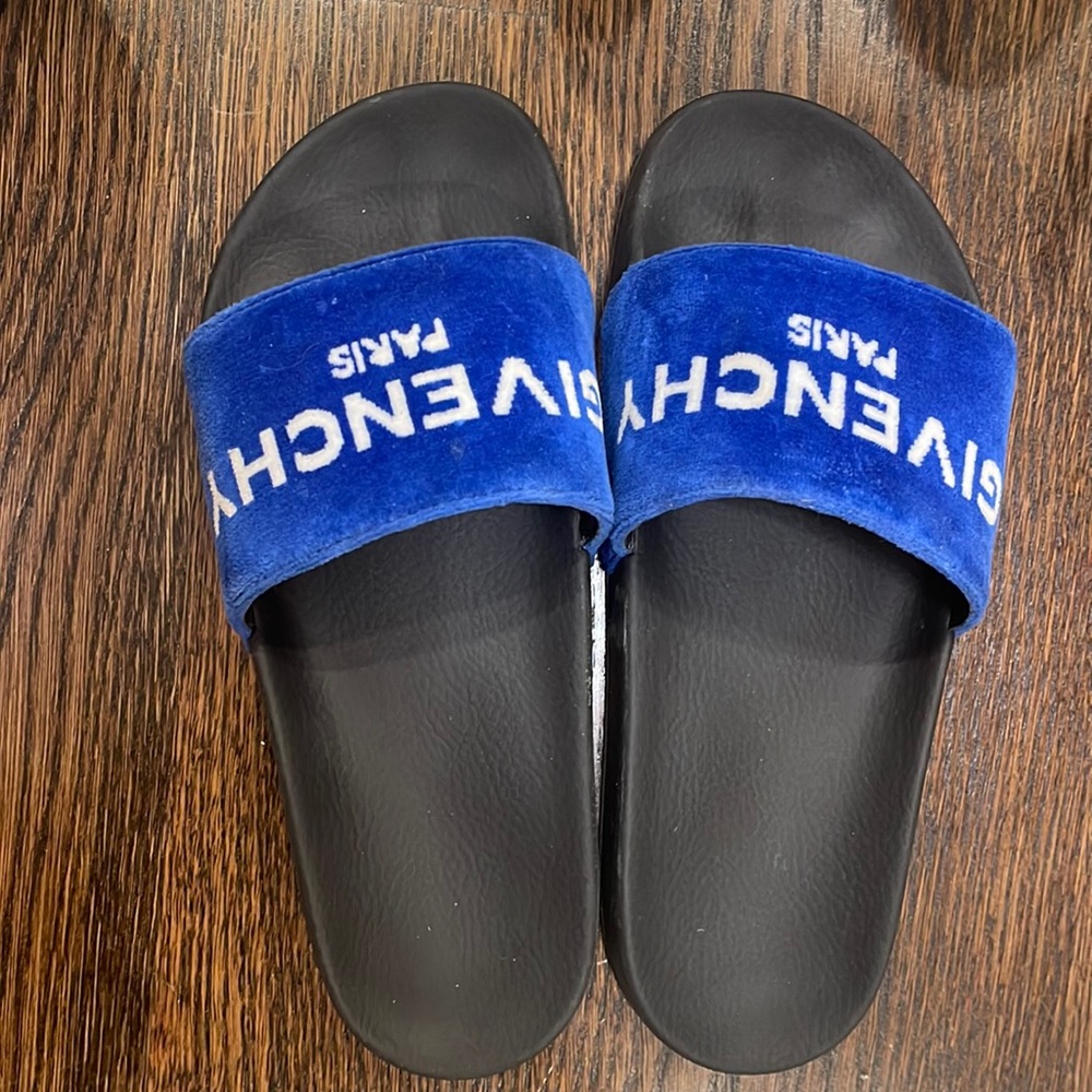 Size 38 Givenchy Slides Super Comfortable !! - image 1